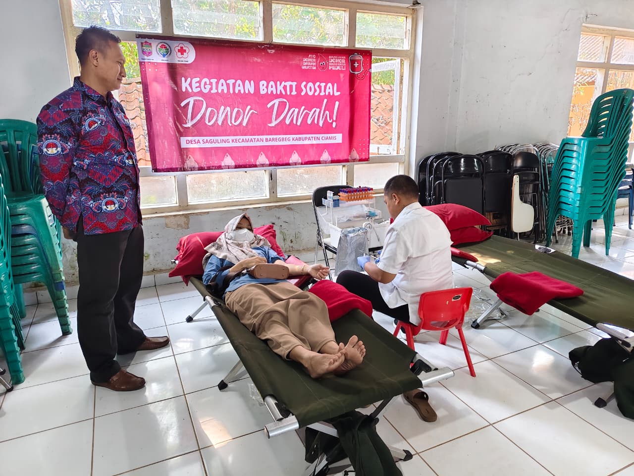 KEGIATAN DONOR DARAH DI DESA SAGULING