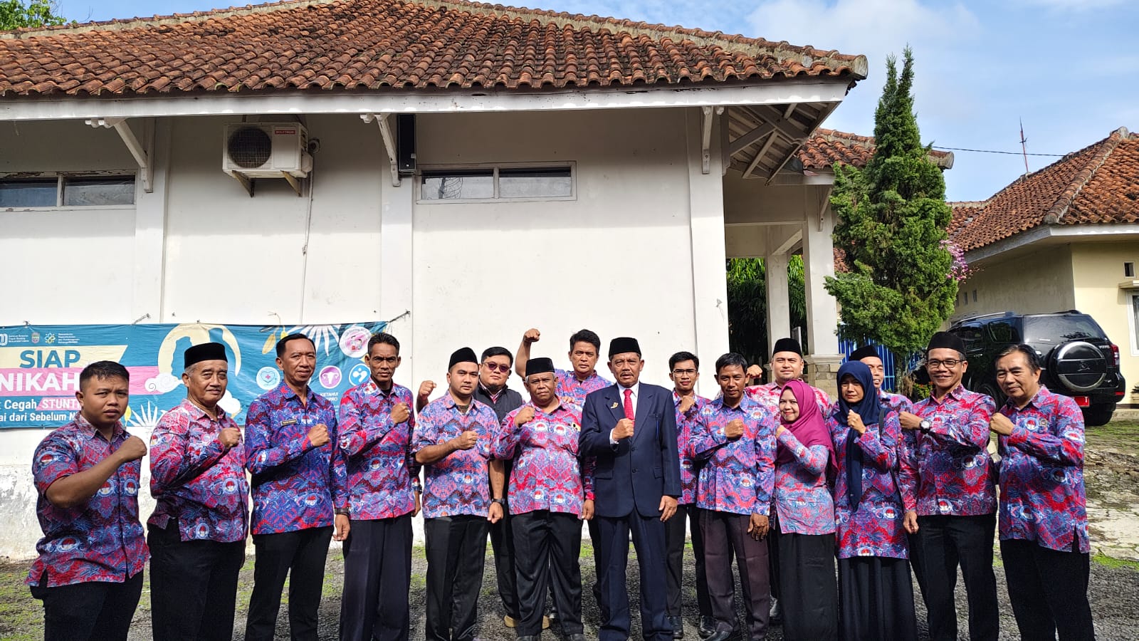 PEMERINTAH DESA SAGULING HADIRI UPACARA PERINGATAN HARI PAHLAWAN TINGKAT KECAMATAN BAREGBEG TAHUN 2025